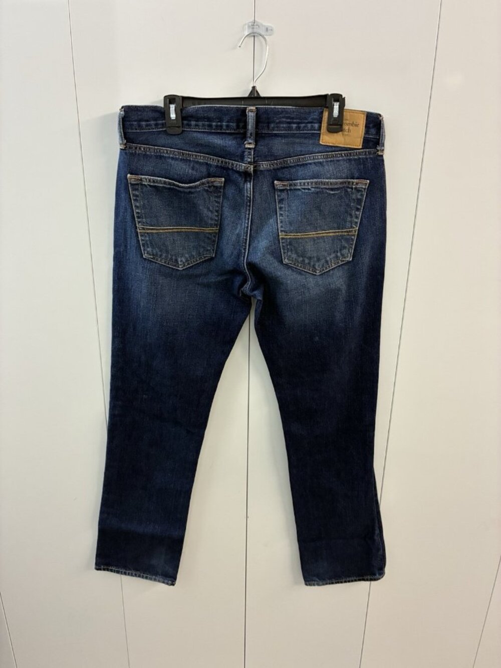 Abercrombie and Fitch Men’s Medium Vintage, button fly, straight leg jeans 34x32